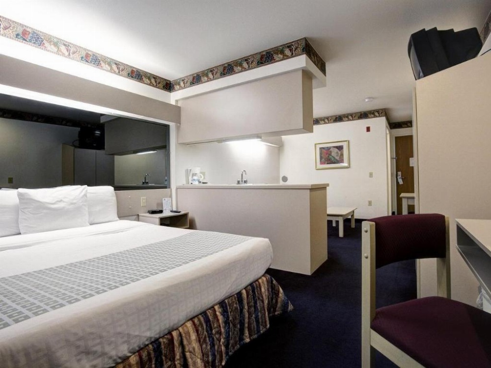 Americas Best Value Inn & Suites Racine Image 14