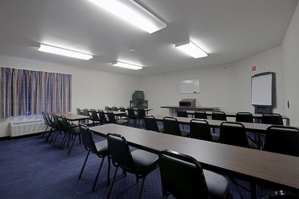 Americas Best Value Inn & Suites Racine Image 16