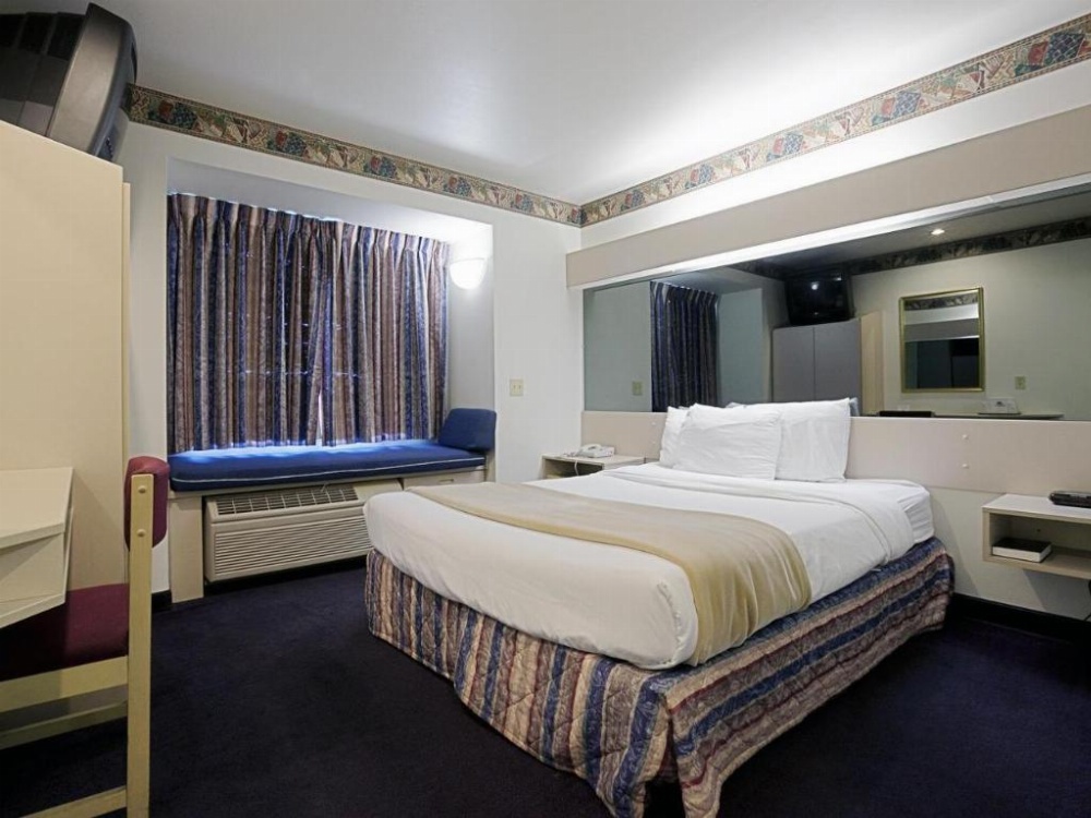 Americas Best Value Inn & Suites Racine Image 17