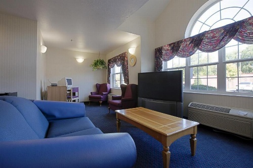 Americas Best Value Inn & Suites Racine image 23